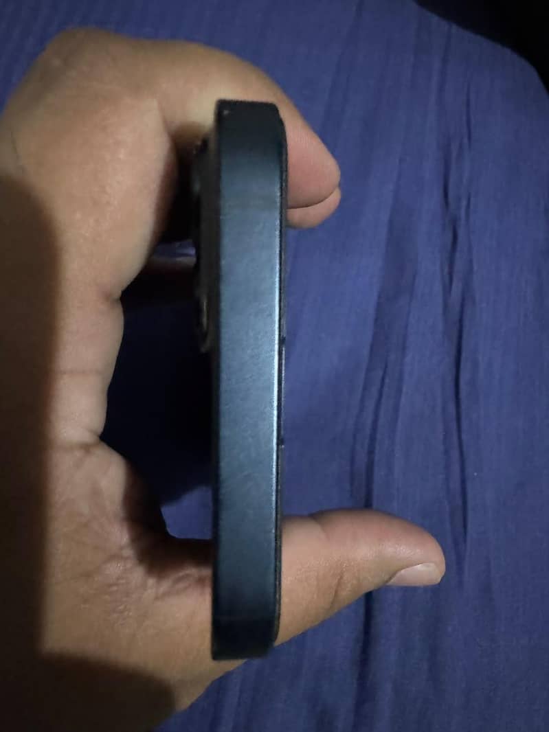 Apple iPhone 13 4