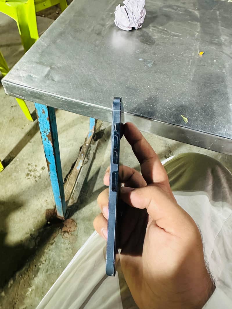 Apple iPhone 13 Pro Max 2