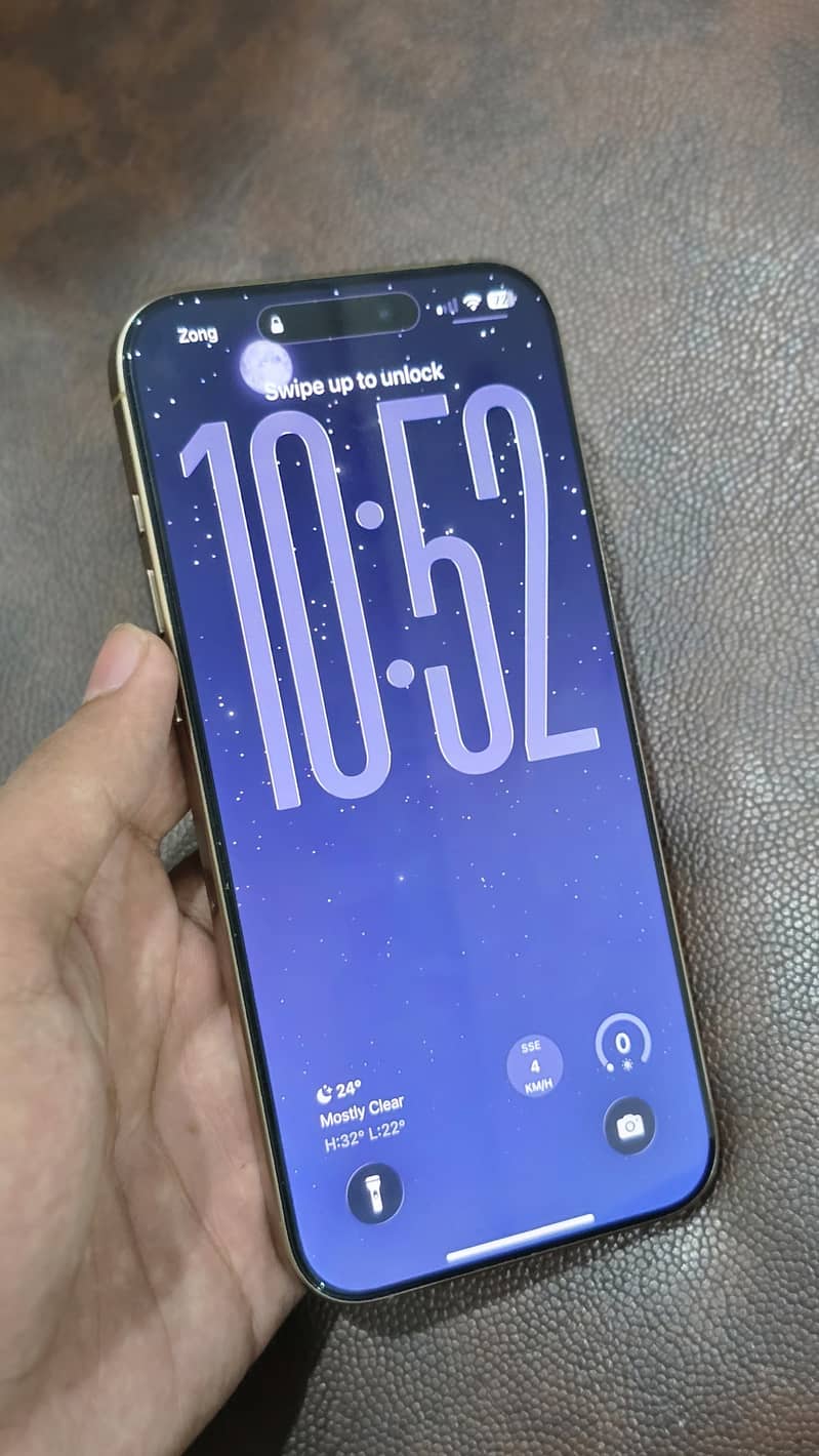 Apple iPhone 16 Pro Max 0