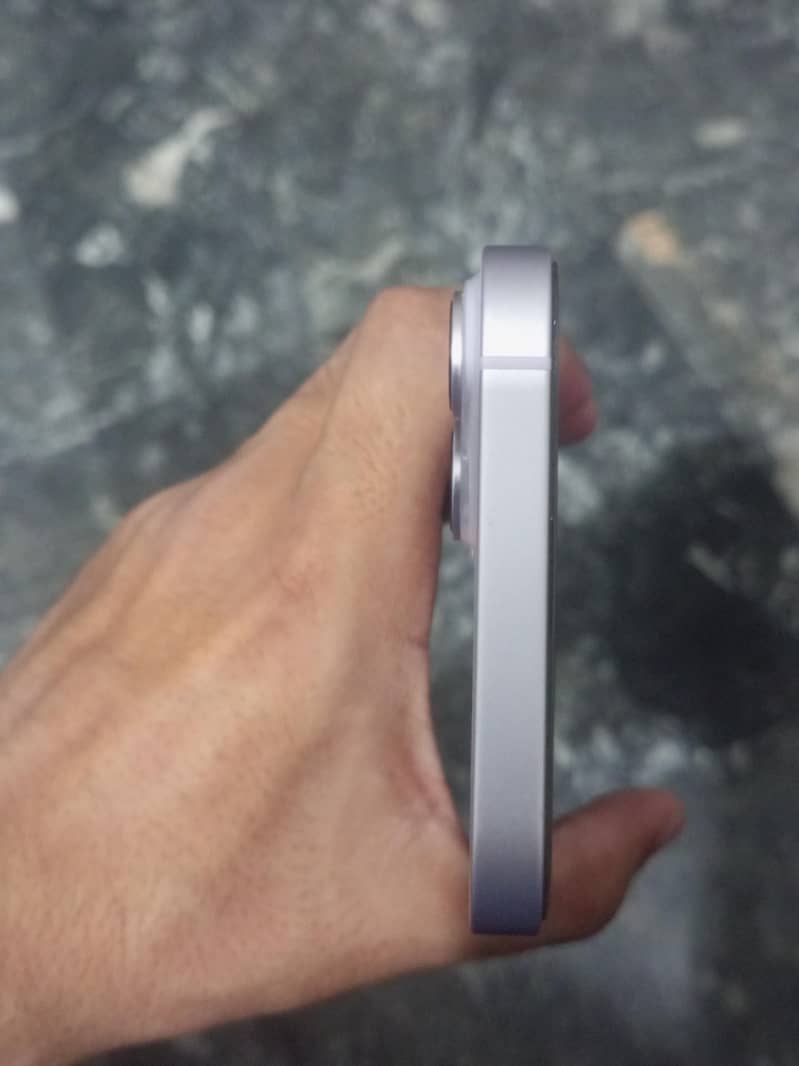 Apple iPhone 14 plus 3
