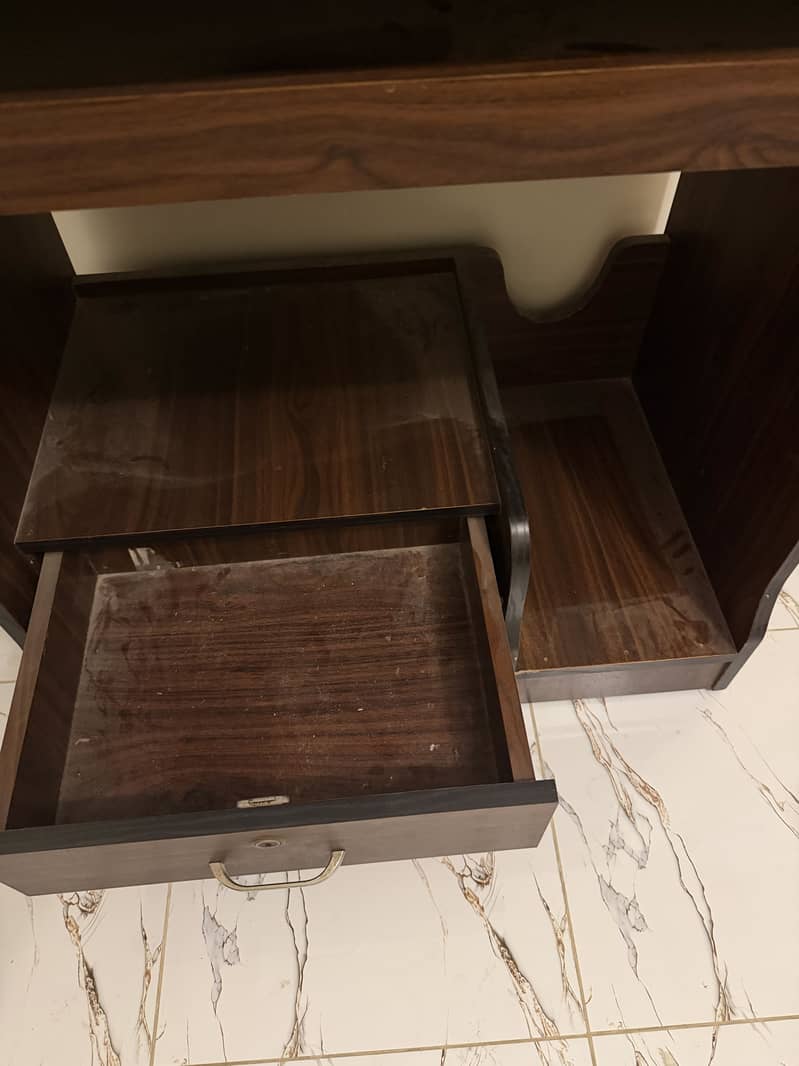 Computer Table / Study Table – Good Condition 1