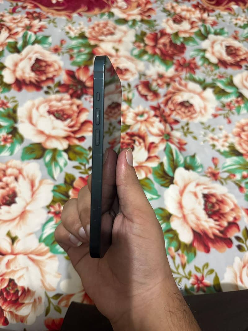 Apple iPhone 14 jv 1