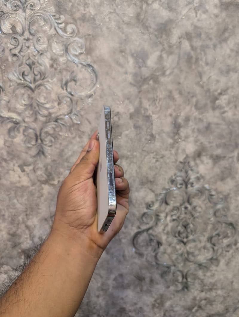 Apple iPhone 12 Pro 3