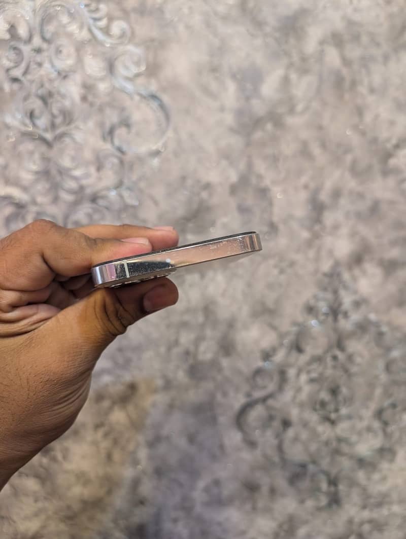 Apple iPhone 12 Pro 8