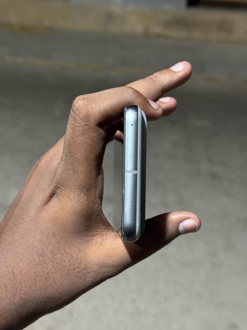 Google Pixel 8 2