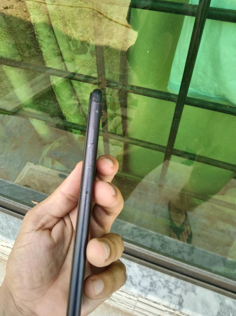 Apple iPhone 7 Plus 1