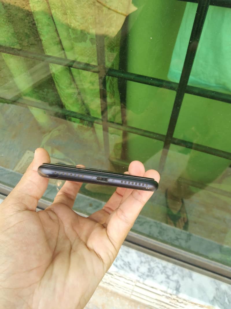 Apple iPhone 7 Plus 4
