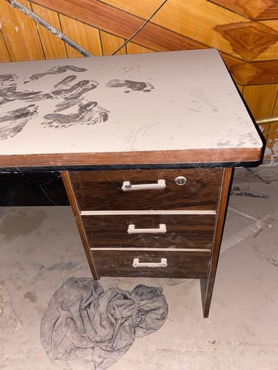 10/10 Table on business shop