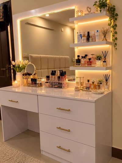Dressing table