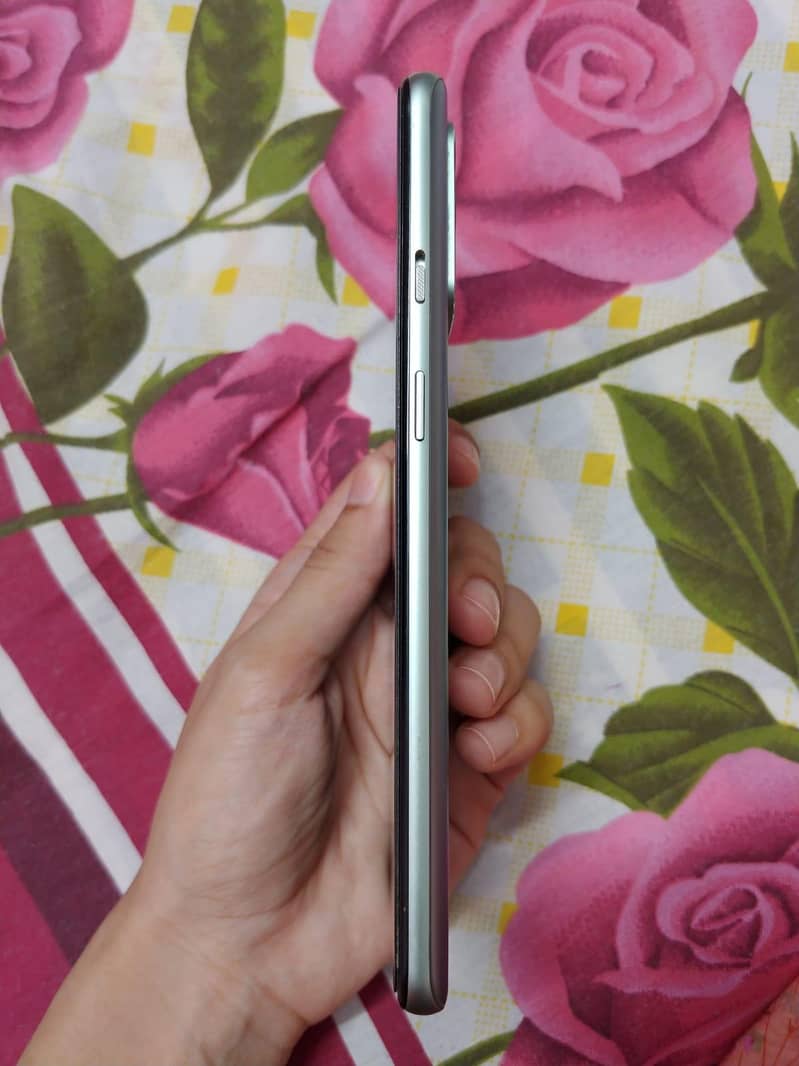 One Plus 9r 1