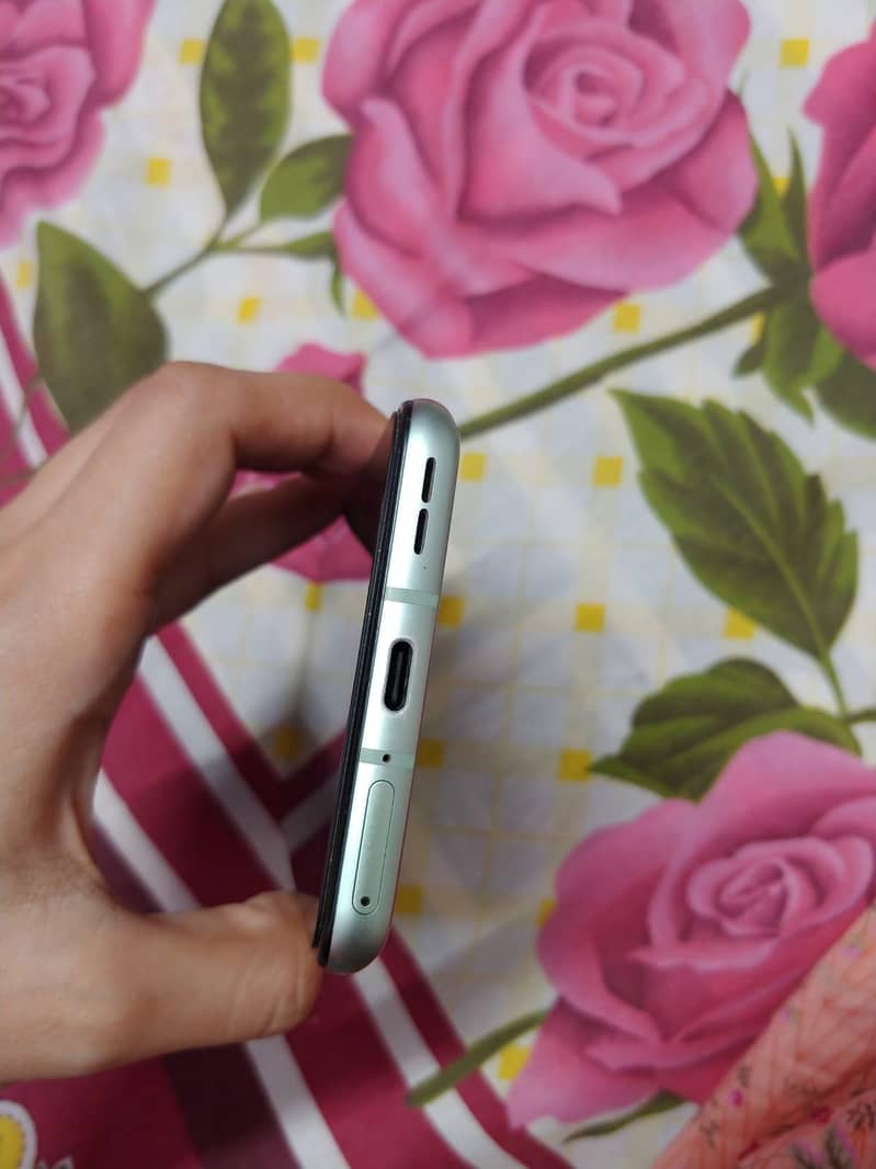 One Plus 9r 2