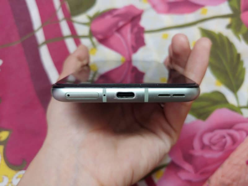 One Plus 9r 3