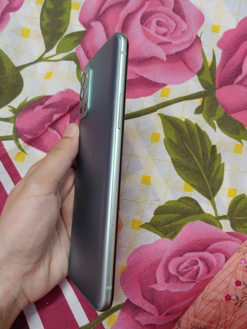 One Plus 9r 4