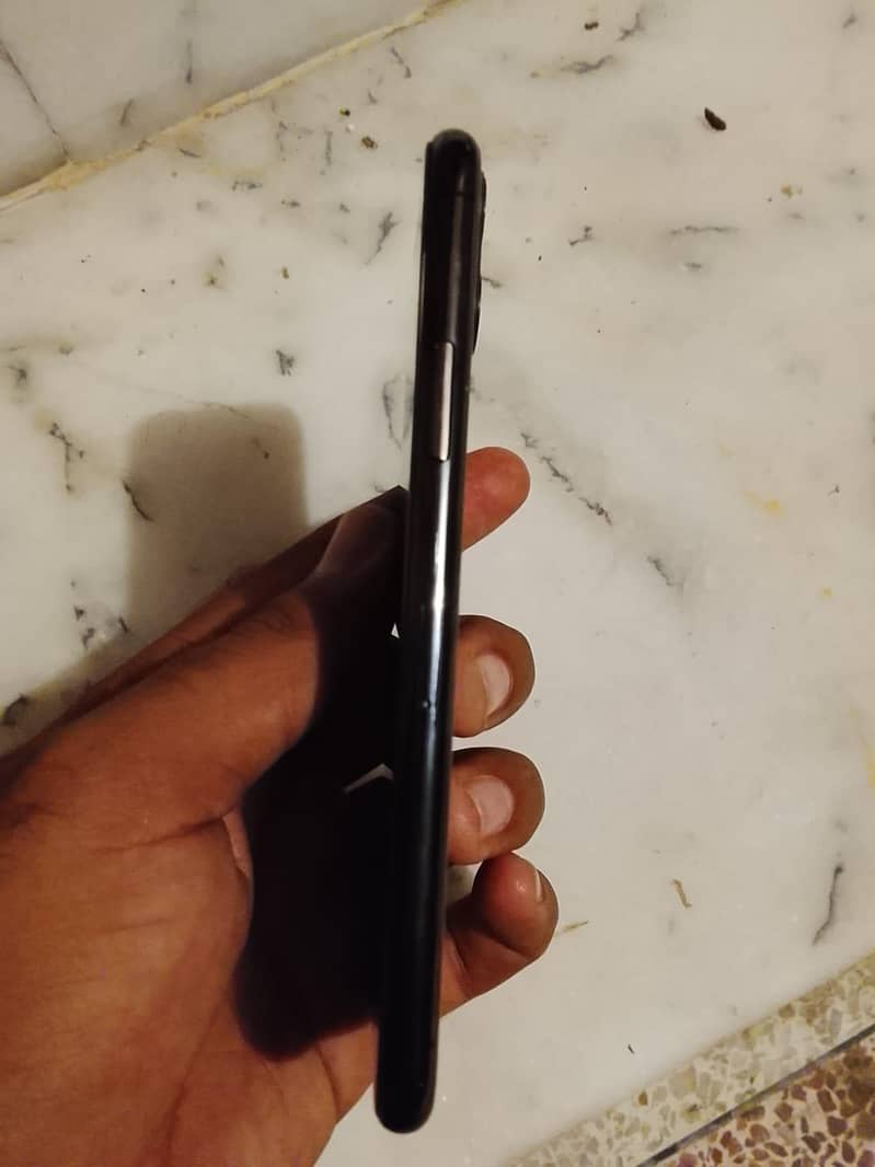 Apple iPhone 11 Pro 3