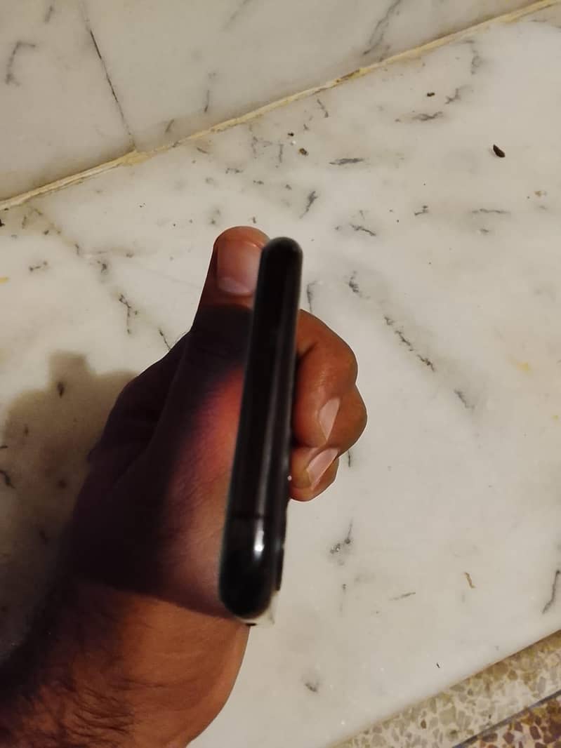 Apple iPhone 11 Pro 5