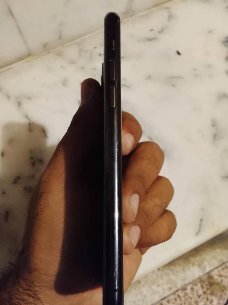 Apple iPhone 11 Pro 6