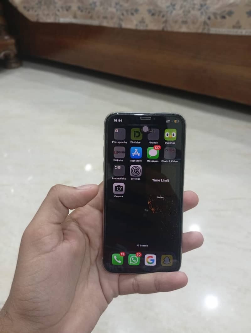 Apple iPhone XS 7