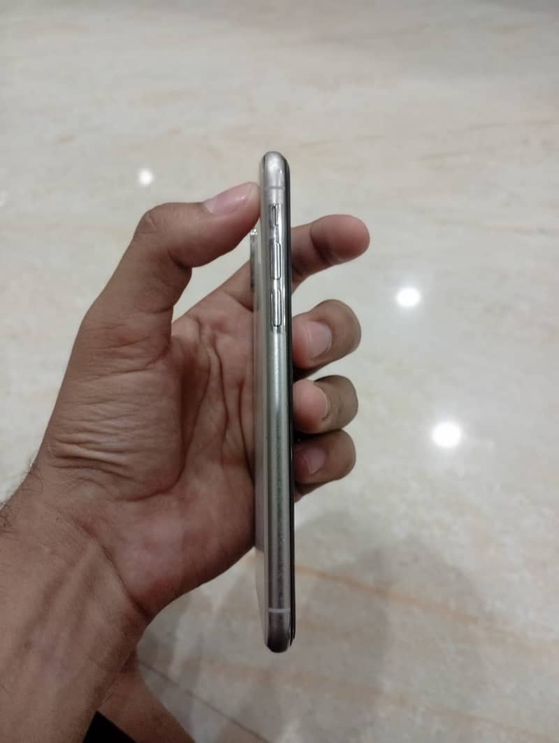 Apple iPhone XS 9