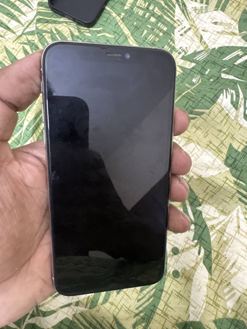 Apple iPhone XS 1
