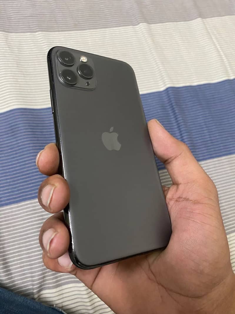 Apple iPhone 11 Pro 1