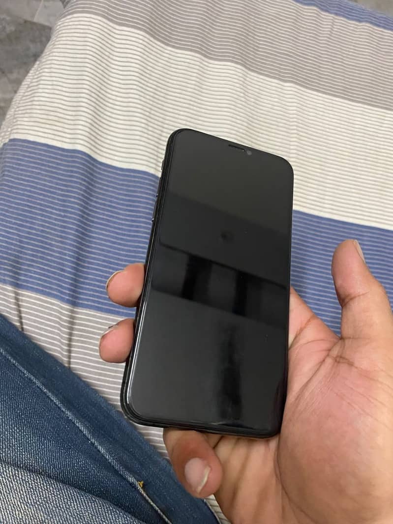 Apple iPhone 11 Pro 7