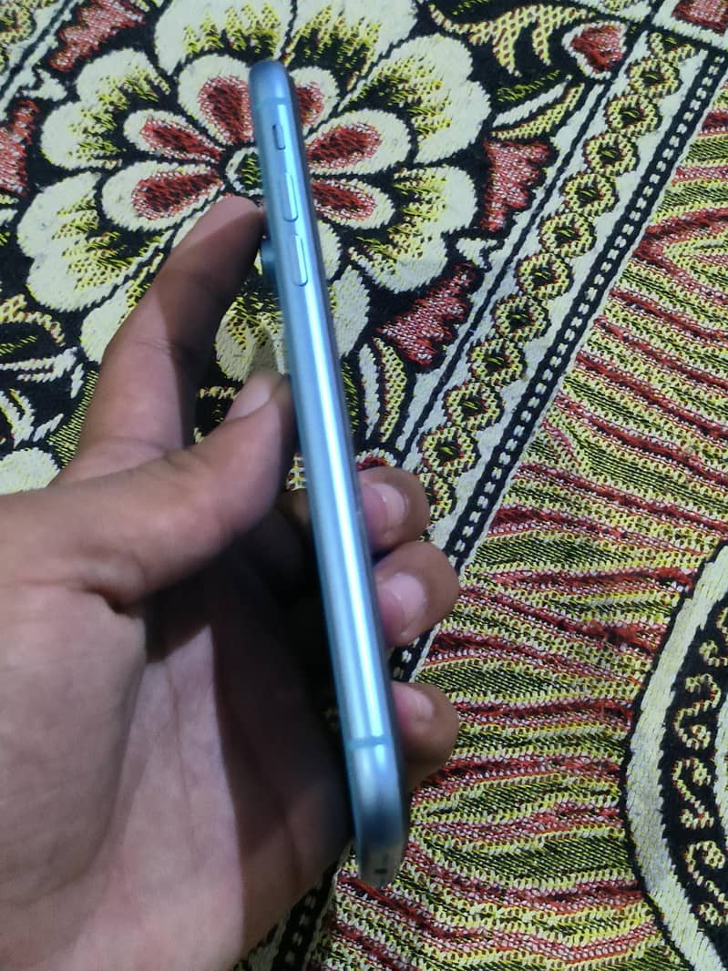 Apple iPhone XR 3