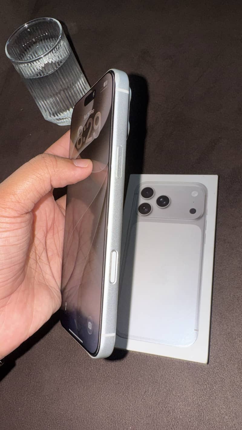 Apple iPhone 17 Pro Max 4