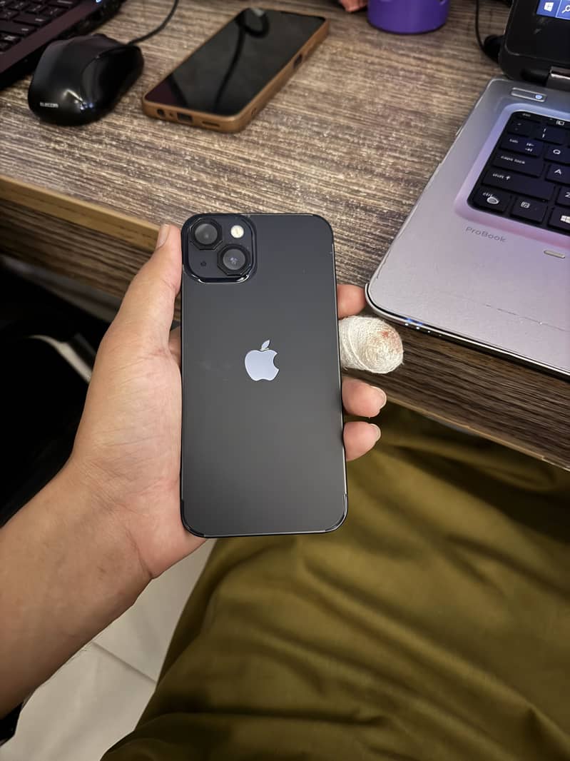 Apple iPhone 13 1