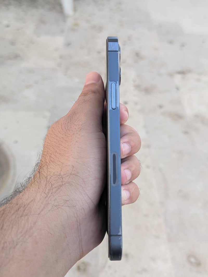 Apple iPhone 12 Pro 4