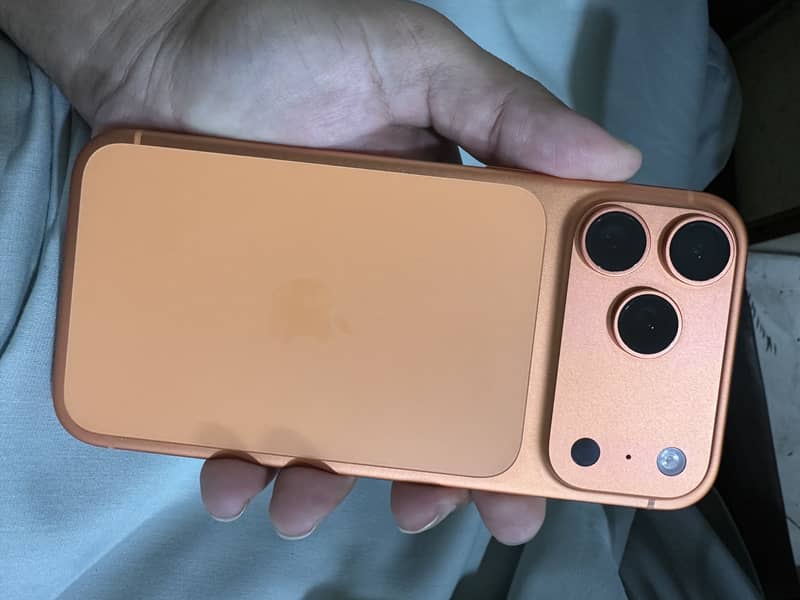Apple iPhone 17 Pro Max 1
