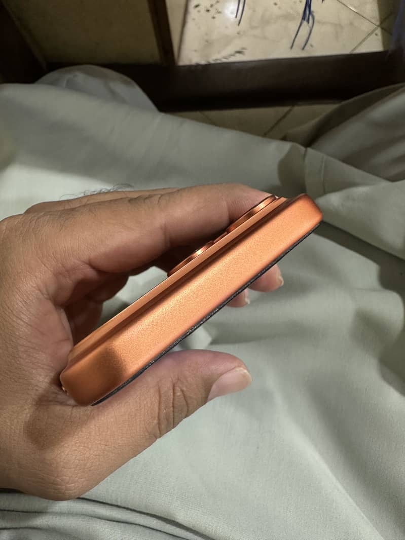 Apple iPhone 17 Pro Max 4