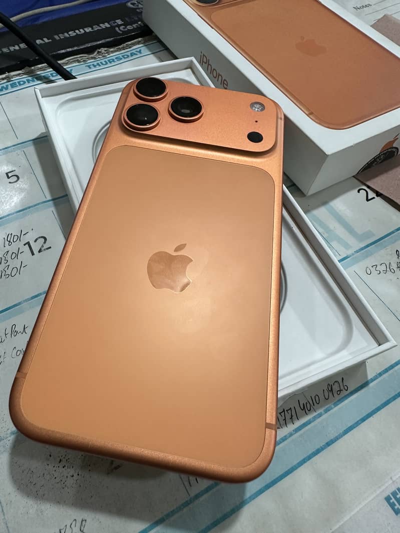Apple iPhone 17 Pro Max 5
