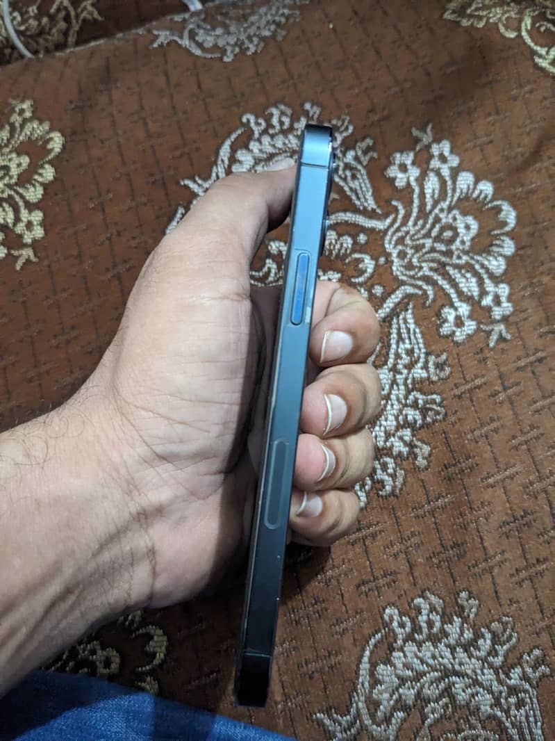 Apple iPhone 12 Pro 6