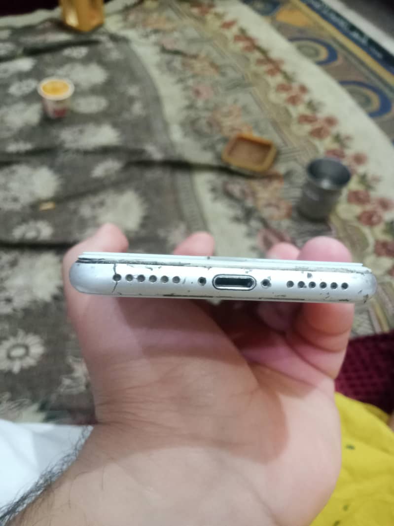 Apple iPhone 8 5