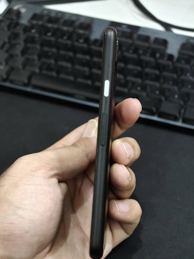 Google Pixel 4a 4