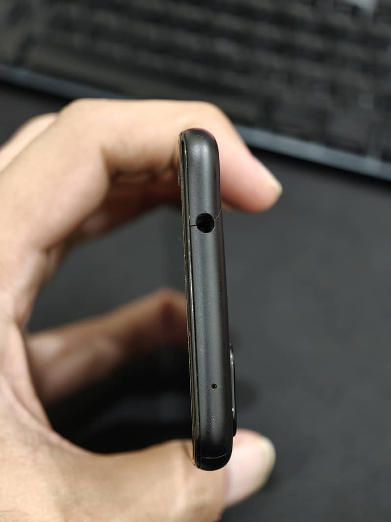 Google Pixel 4a 5