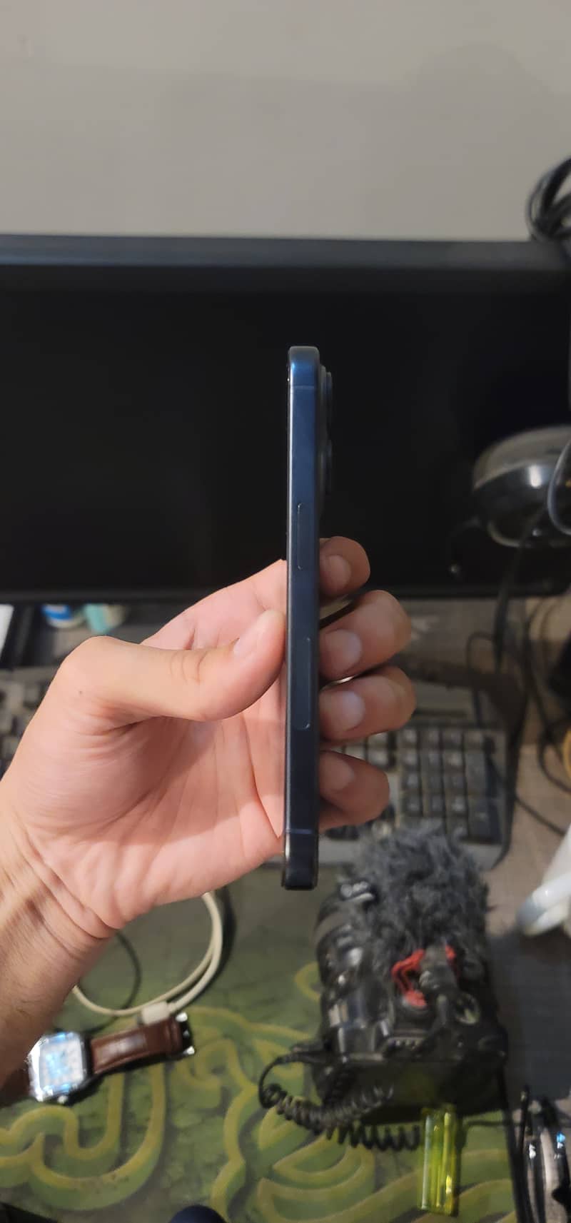 Apple iPhone 15 Pro 2