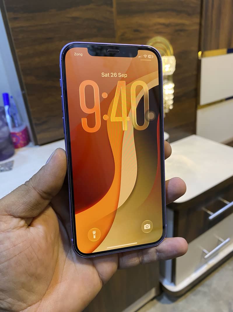 Apple iPhone 12 6