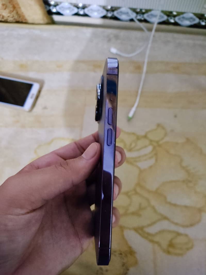 Apple iPhone 14 Pro 2