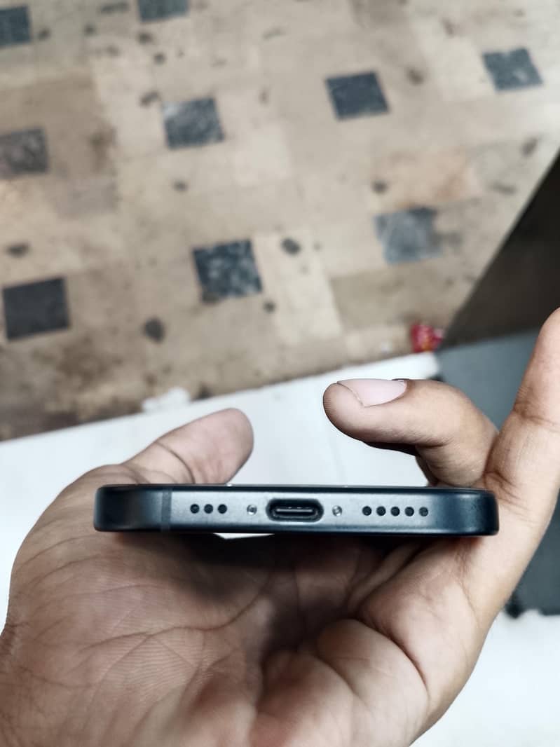 Apple iPhone 15 5