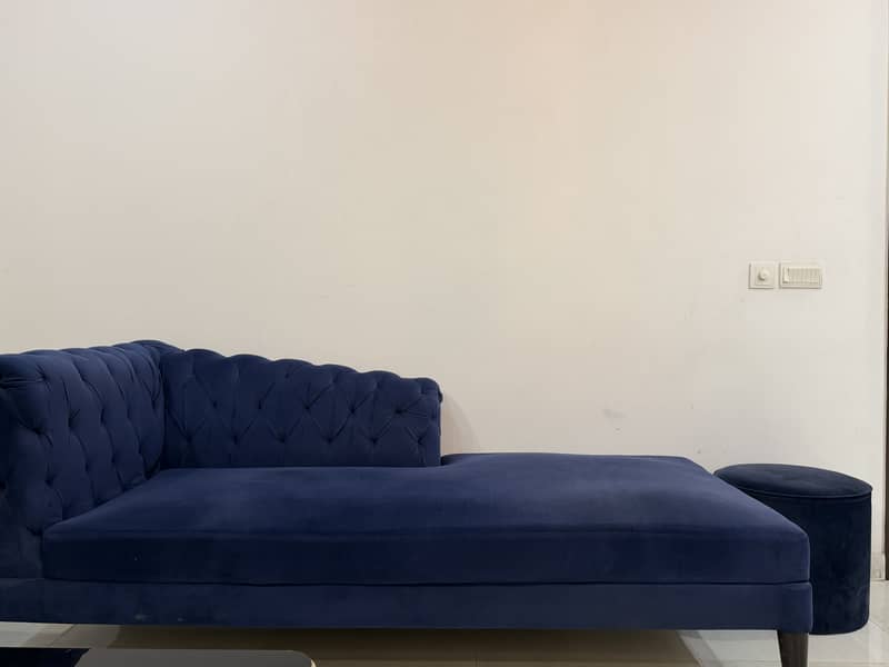 Lounge sofas and table 1