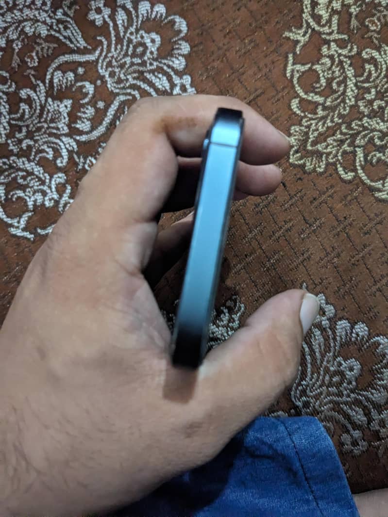 Apple iPhone 12 Pro 8