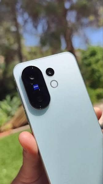 Vivo X200 FE