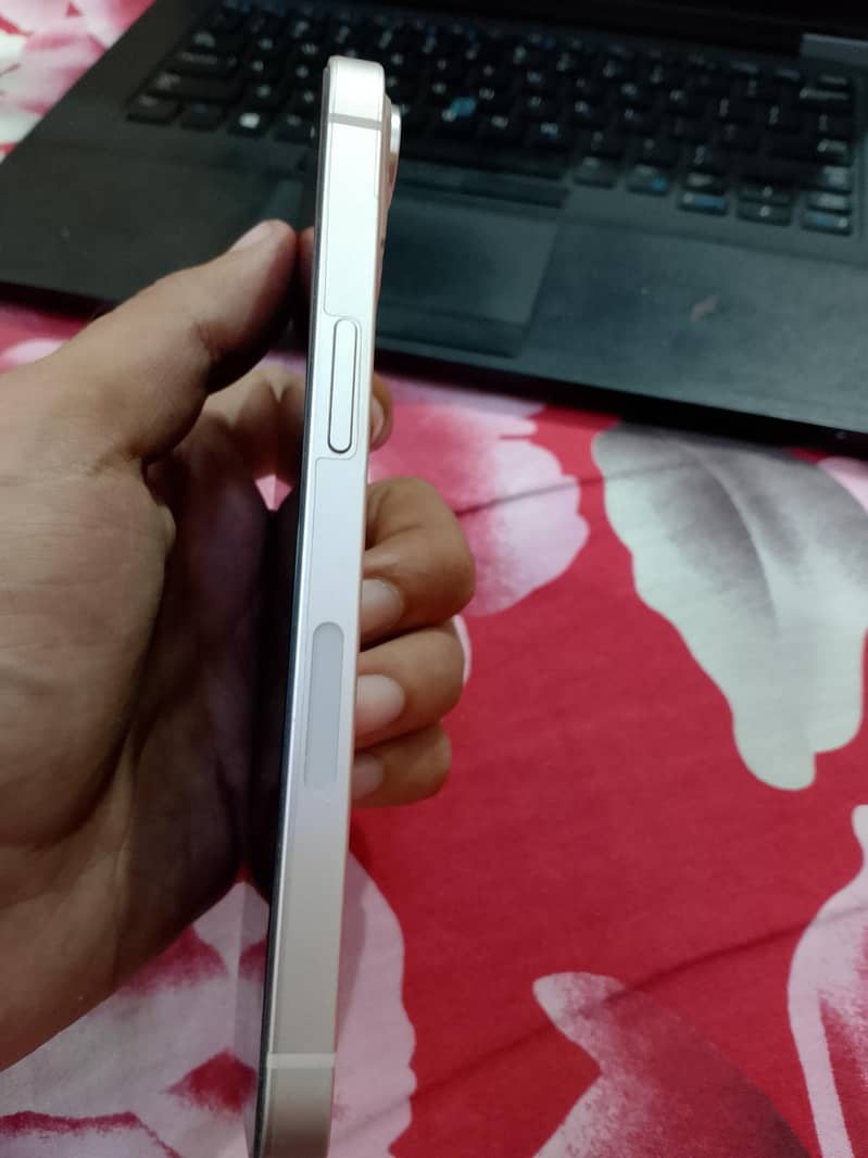 Apple iPhone 13 3