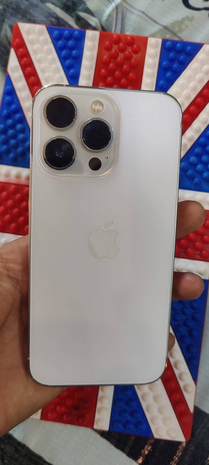 Apple iPhone 13 Pro 4