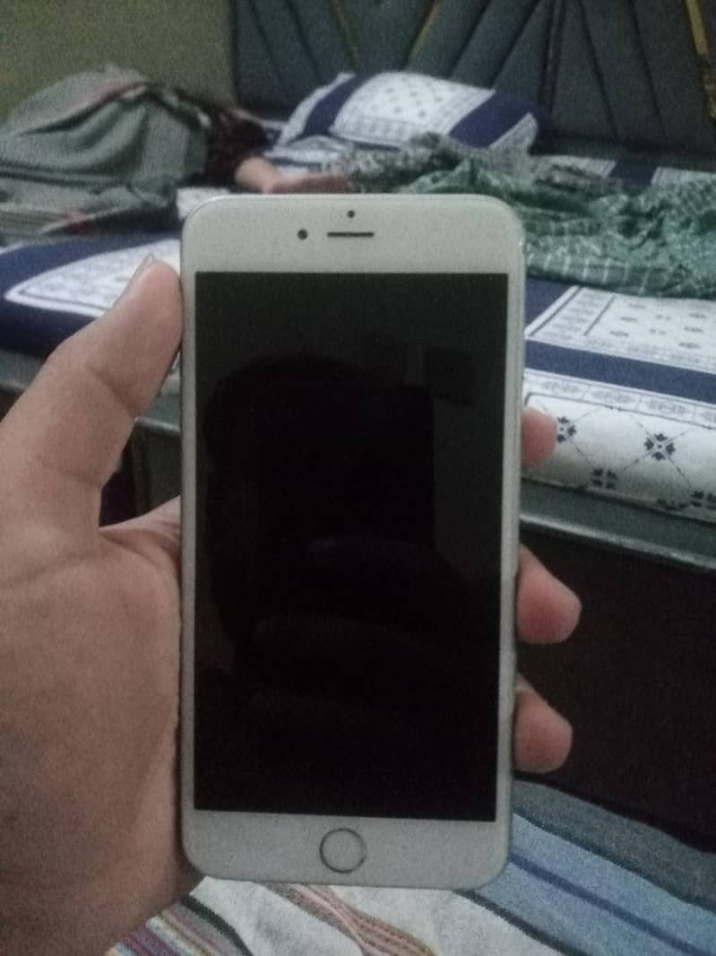 Apple iPhone 6 Plus 0