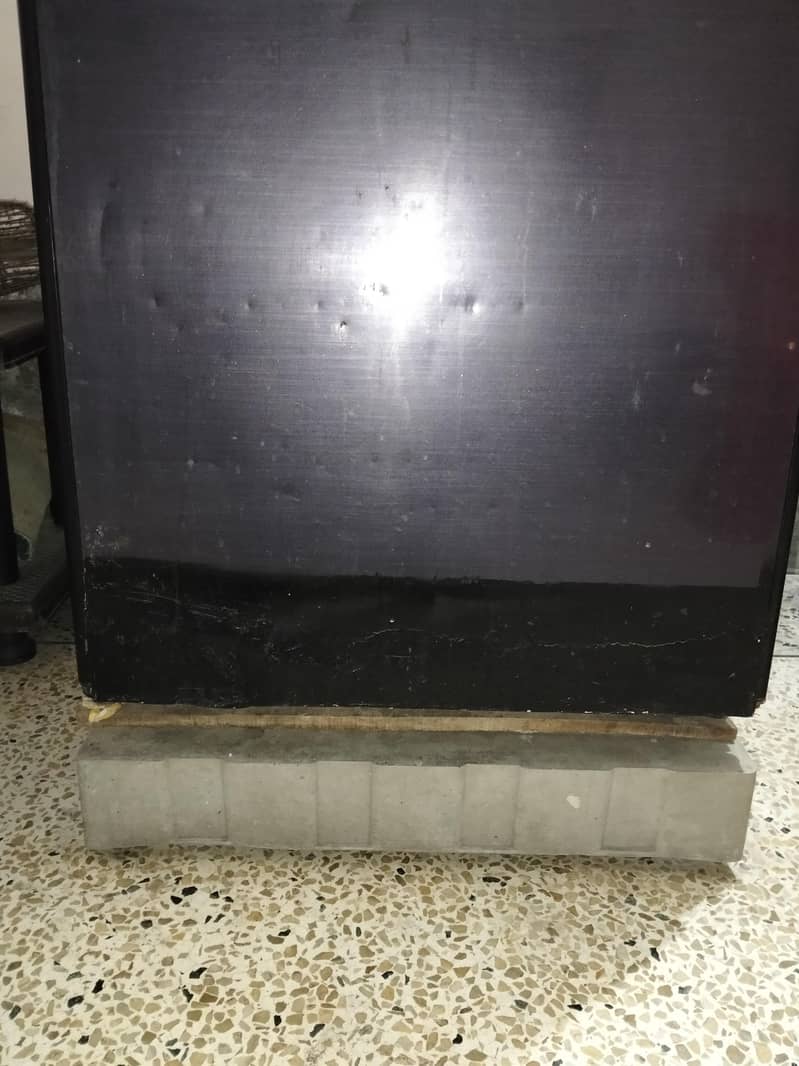 Large size Dawlance fridge 1