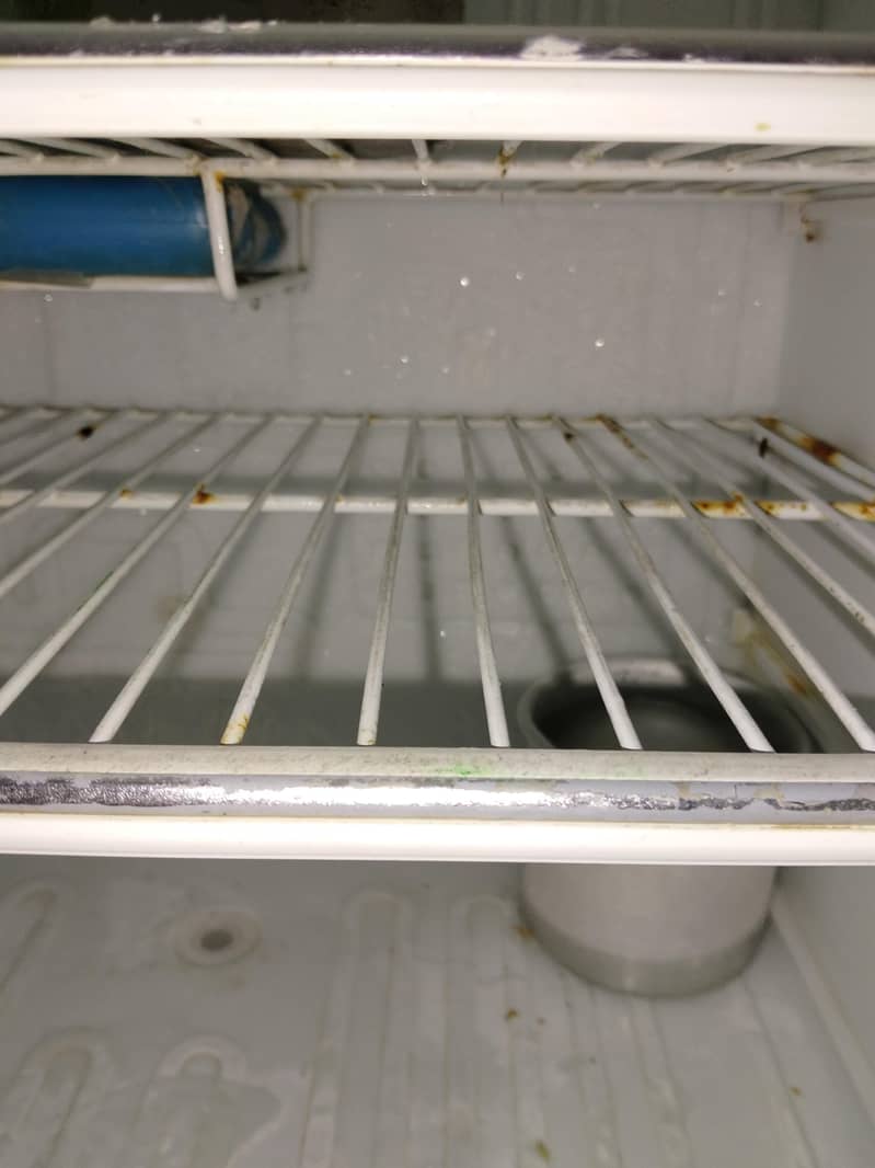 Large size Dawlance fridge 7