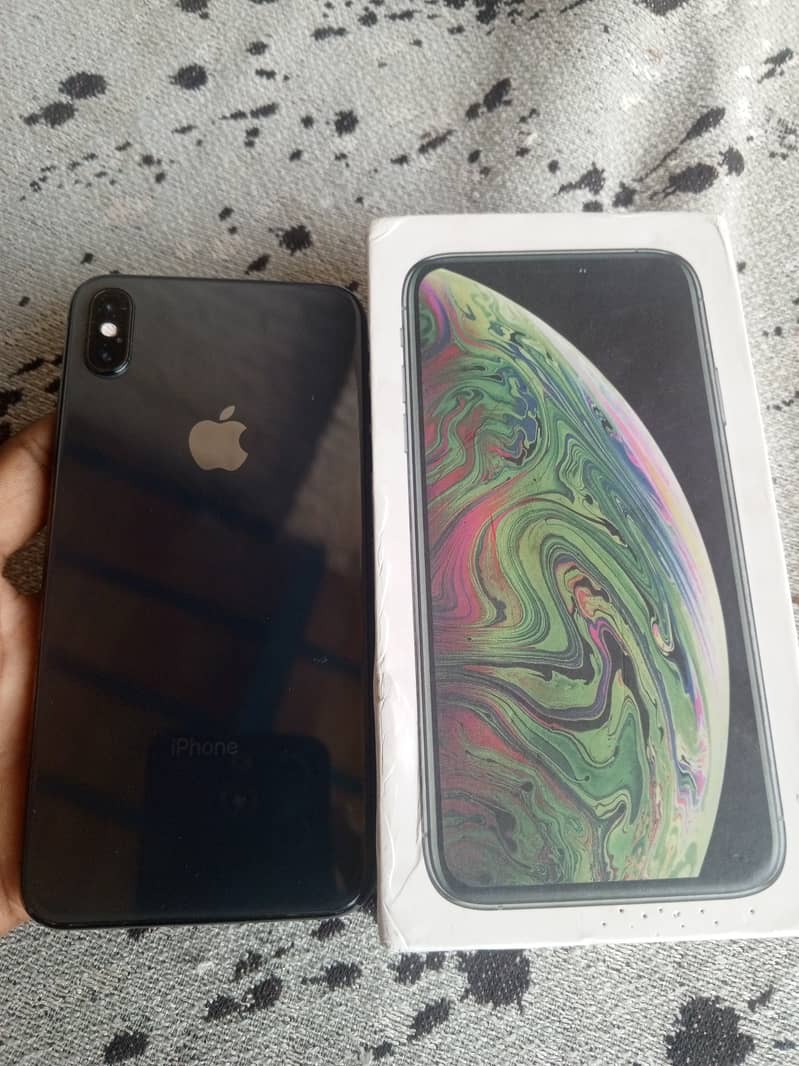 Apple iPhone XS Max 2