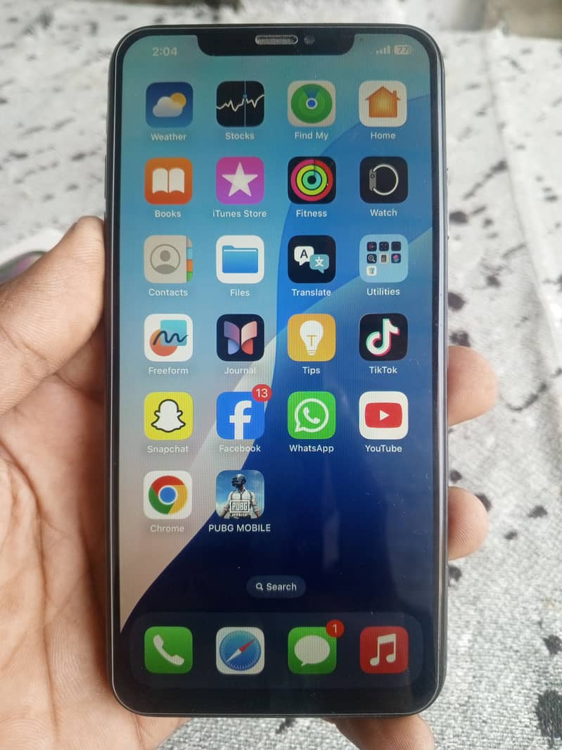 Apple iPhone XS Max 4